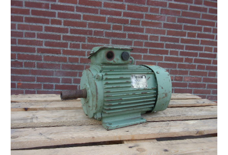 .5,5 KW 1440 RPM 230 volt / 380 volt As 32 mm. Used.